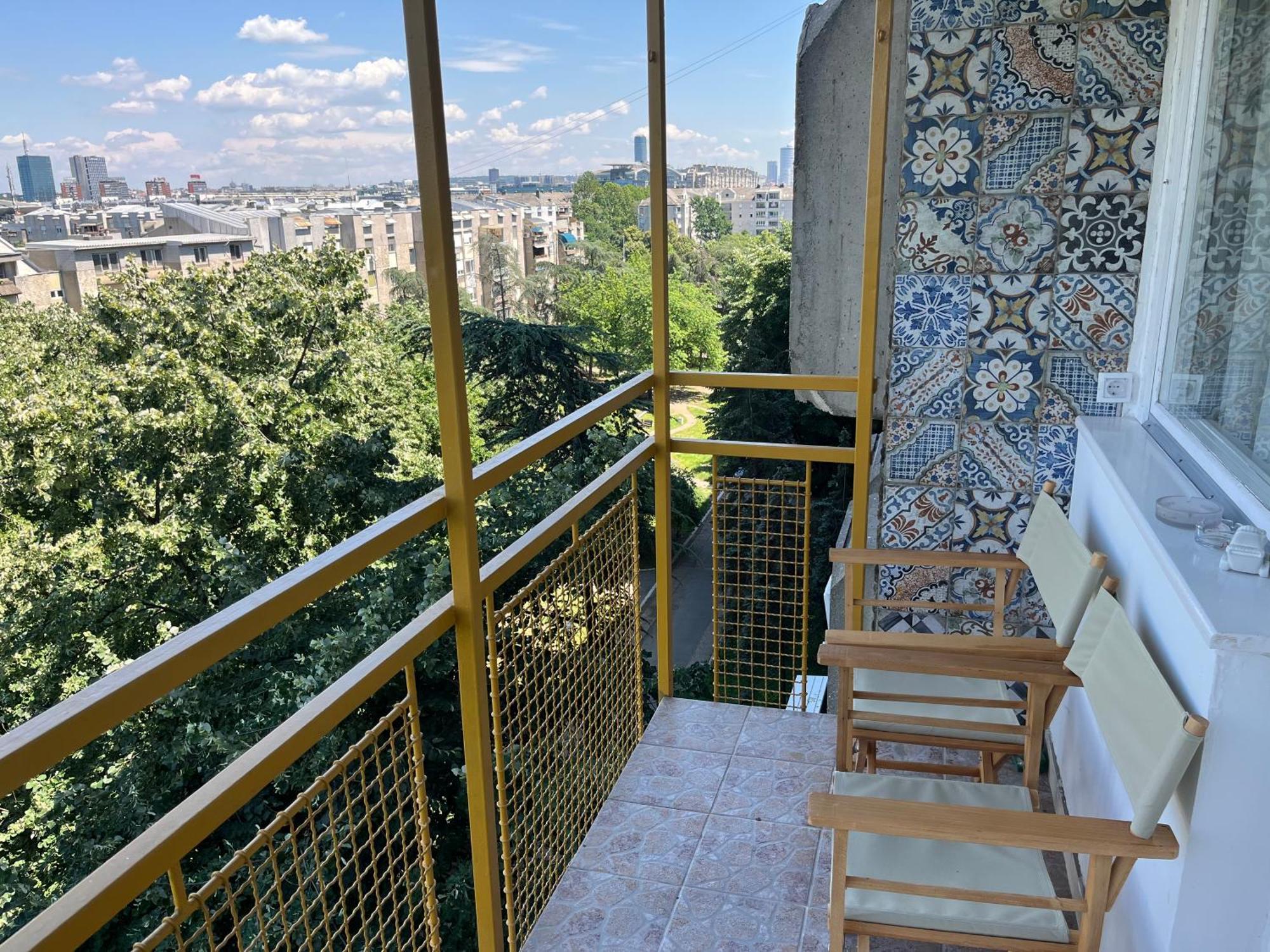 Comfort & Style Panoramic Urban Retreat Apartment
